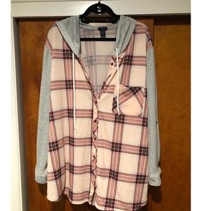 🚫SOLD🚫 Hooded Plaid Button Down Flannel